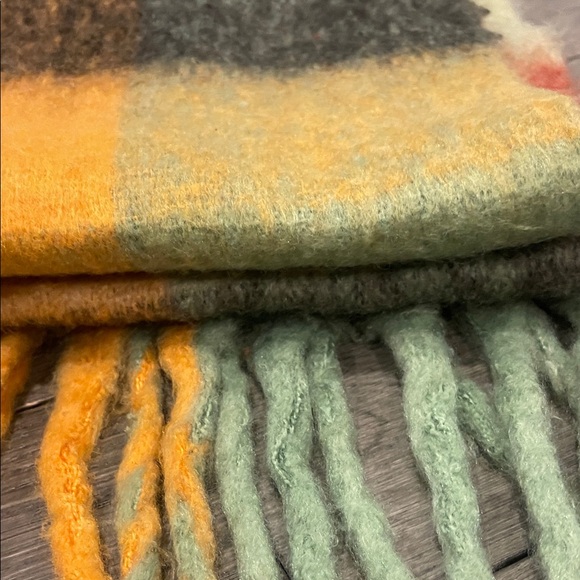 OAK + FORT Trendy Yellow and Green Scarf (Made in Korea) - Picture 4 of 5